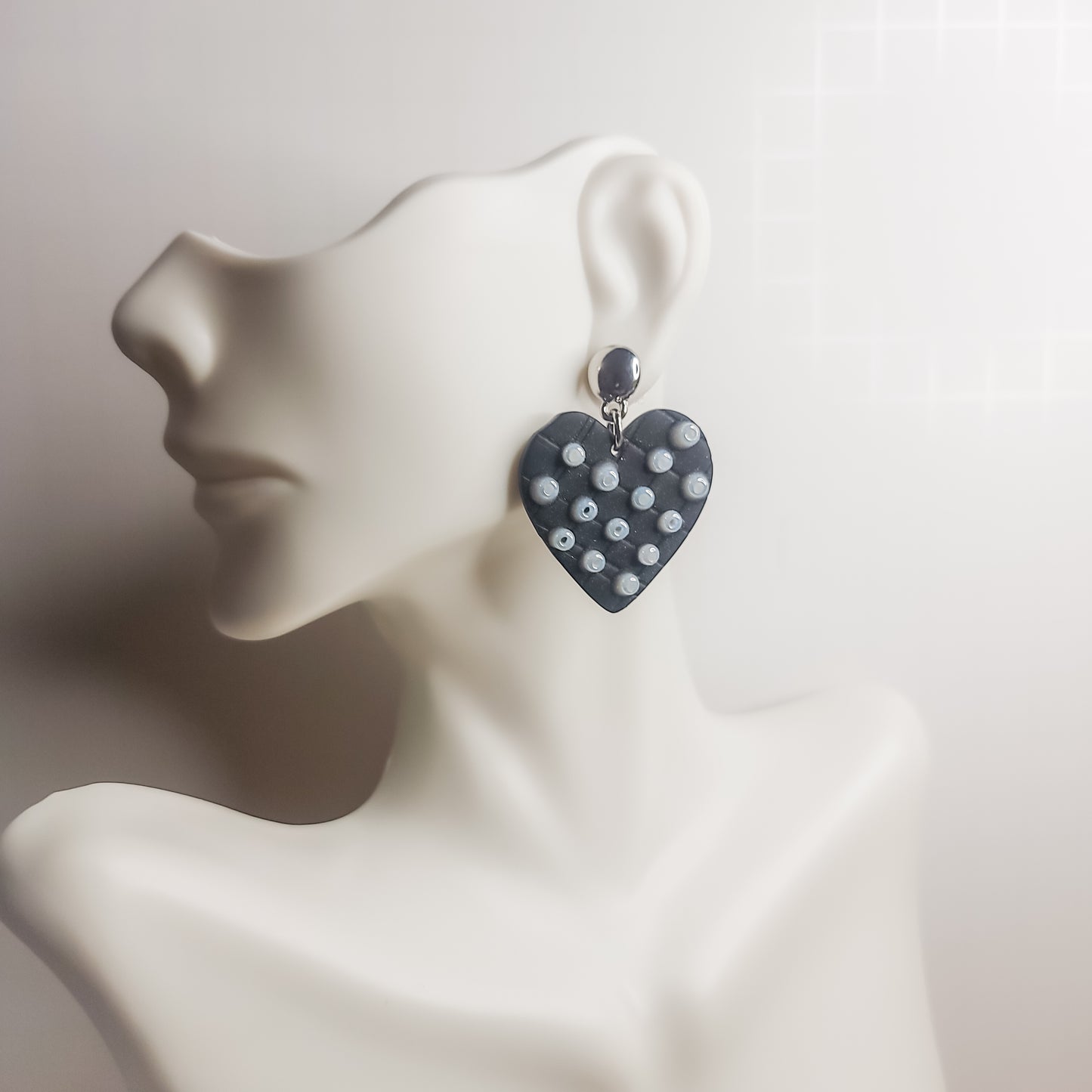 BLACK PEARL HEART