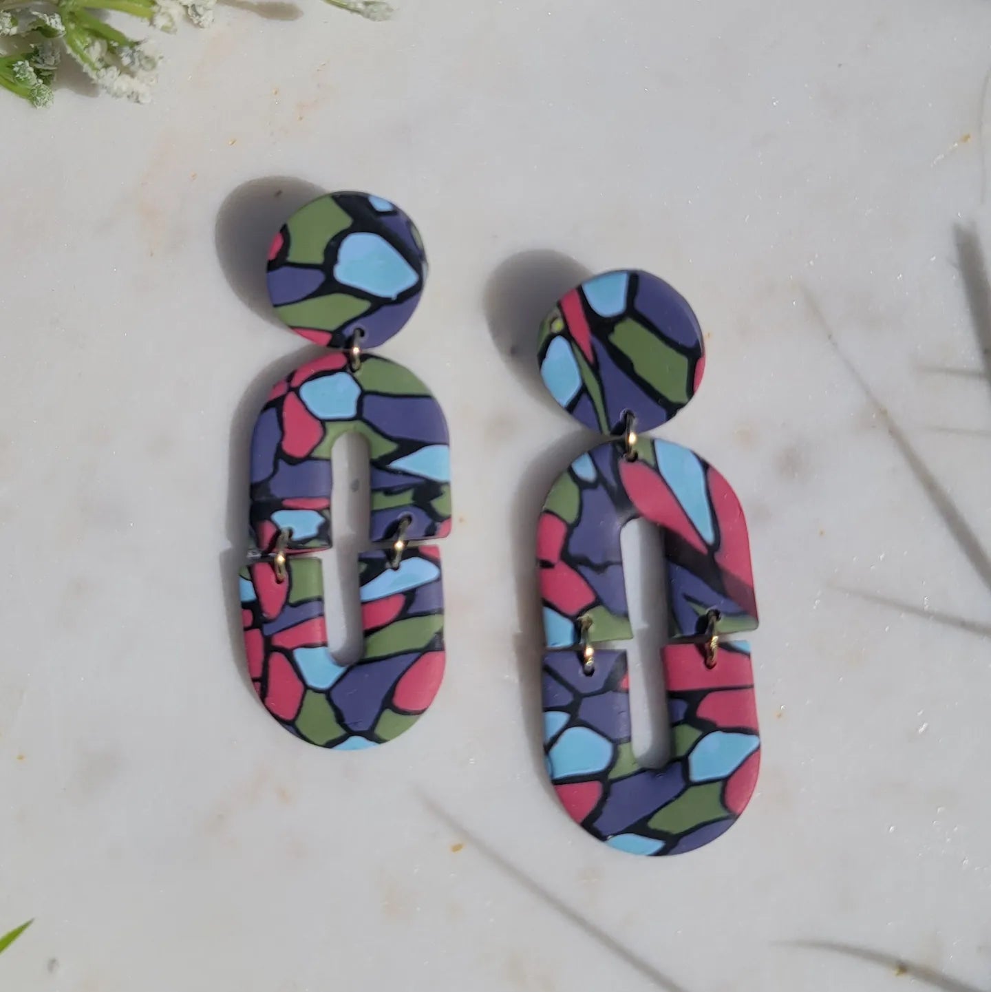 COLORFUL ART DANGLES