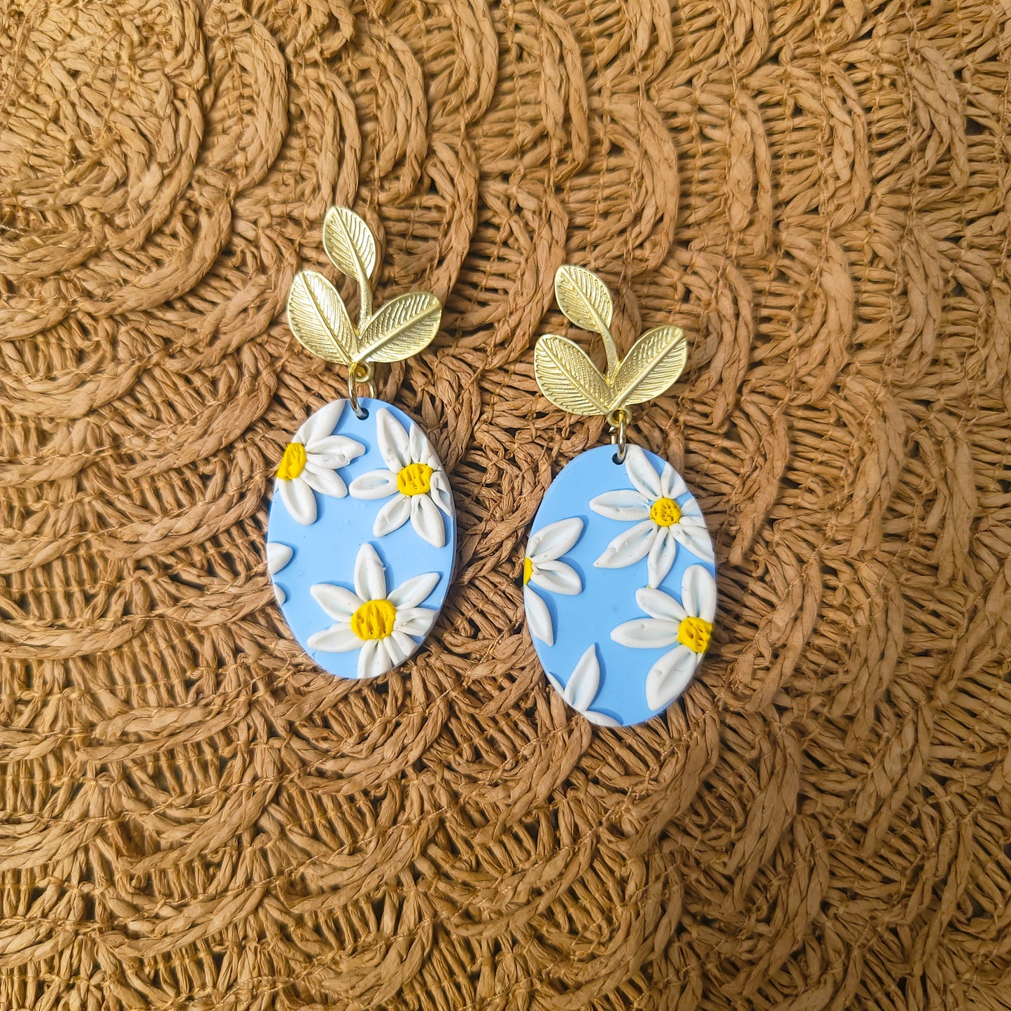 DAISY DANGLES