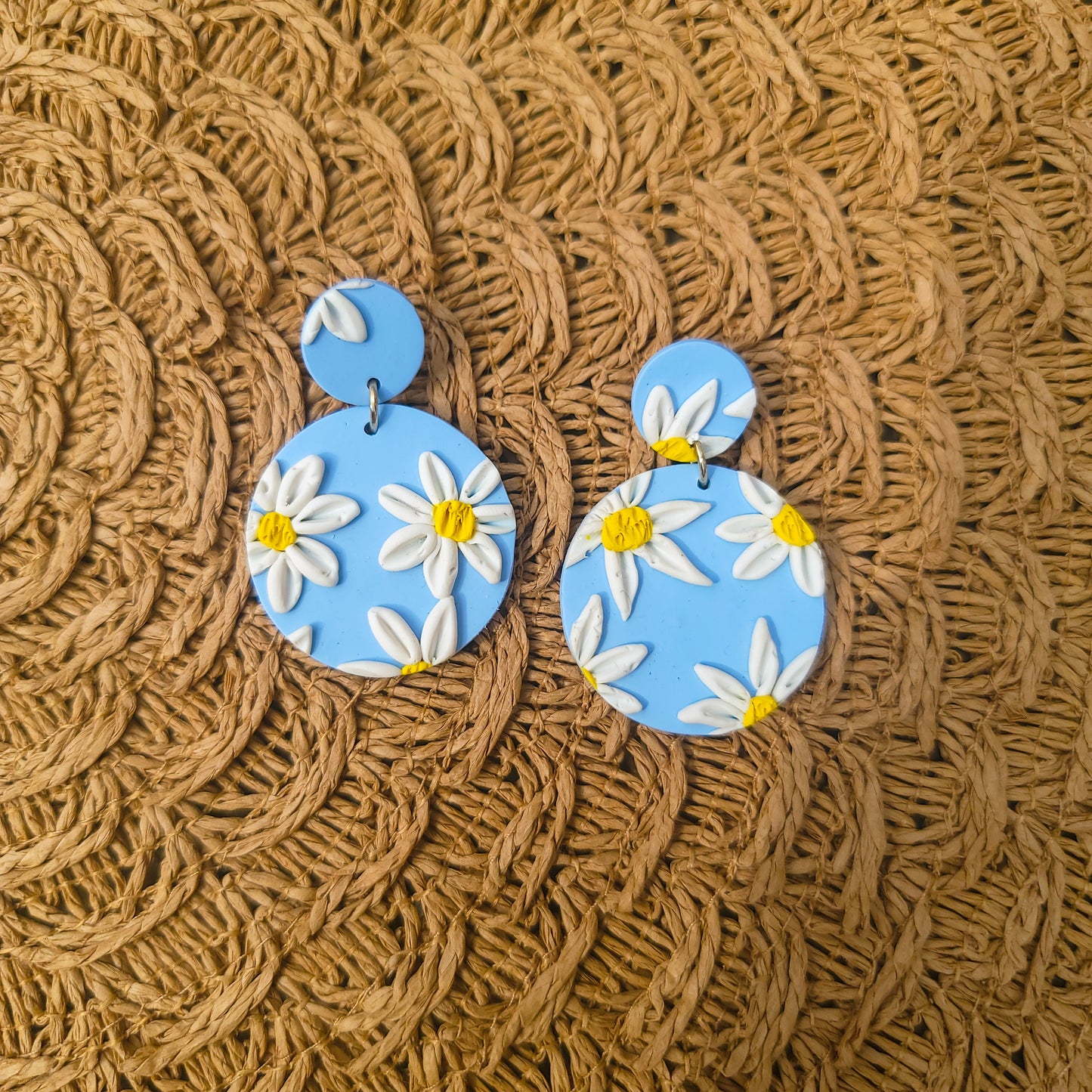 DAISY DANGLES