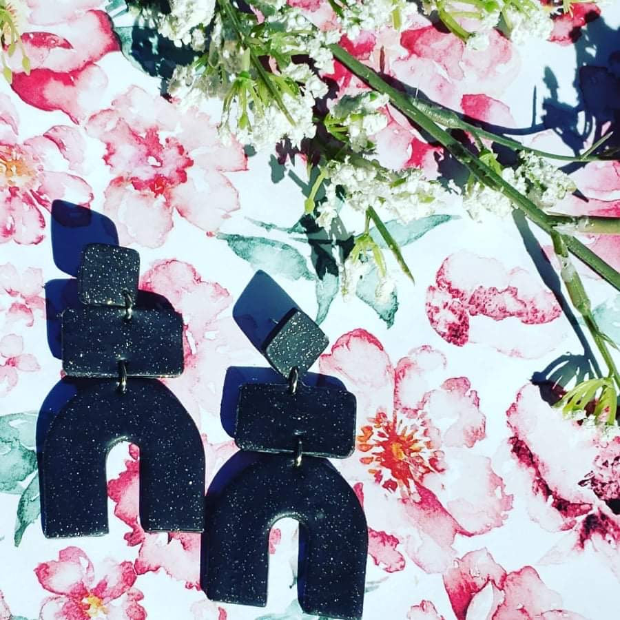 The “V” Earrings